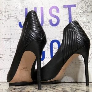 Vero Cuoio Black Leather heels, Size  7.5